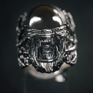 925 Sterling Silver Xenomorph “Ape-X-Organism Ring” | Alien-Inspired Bio-Mechanical Horror Band