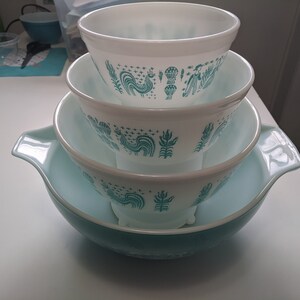 Pyrex vintage bowls