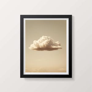 Arte murale "Nuvole Dorate" - Stampa minimalista del cielo al tramonto, Fotografia di nuvole dai toni caldi, Decorazione naturale di lusso, Stampa estetica moderna in oro