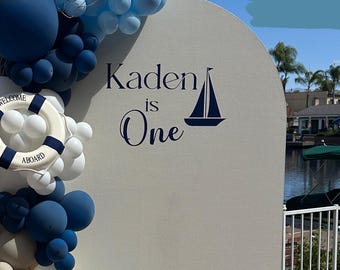 Letrero de vinilo personalizado para cumpleaños de un niño navegando, con temática náutica, para fiesta de 1 año, para fiesta de velero.