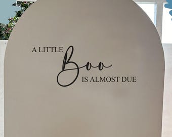Calcomanía "A Little Boo Is Almost Begin", vinilo para baby shower, revelación de género, baby shower de niña, baby shower de niño, baby shower con temática de Halloween