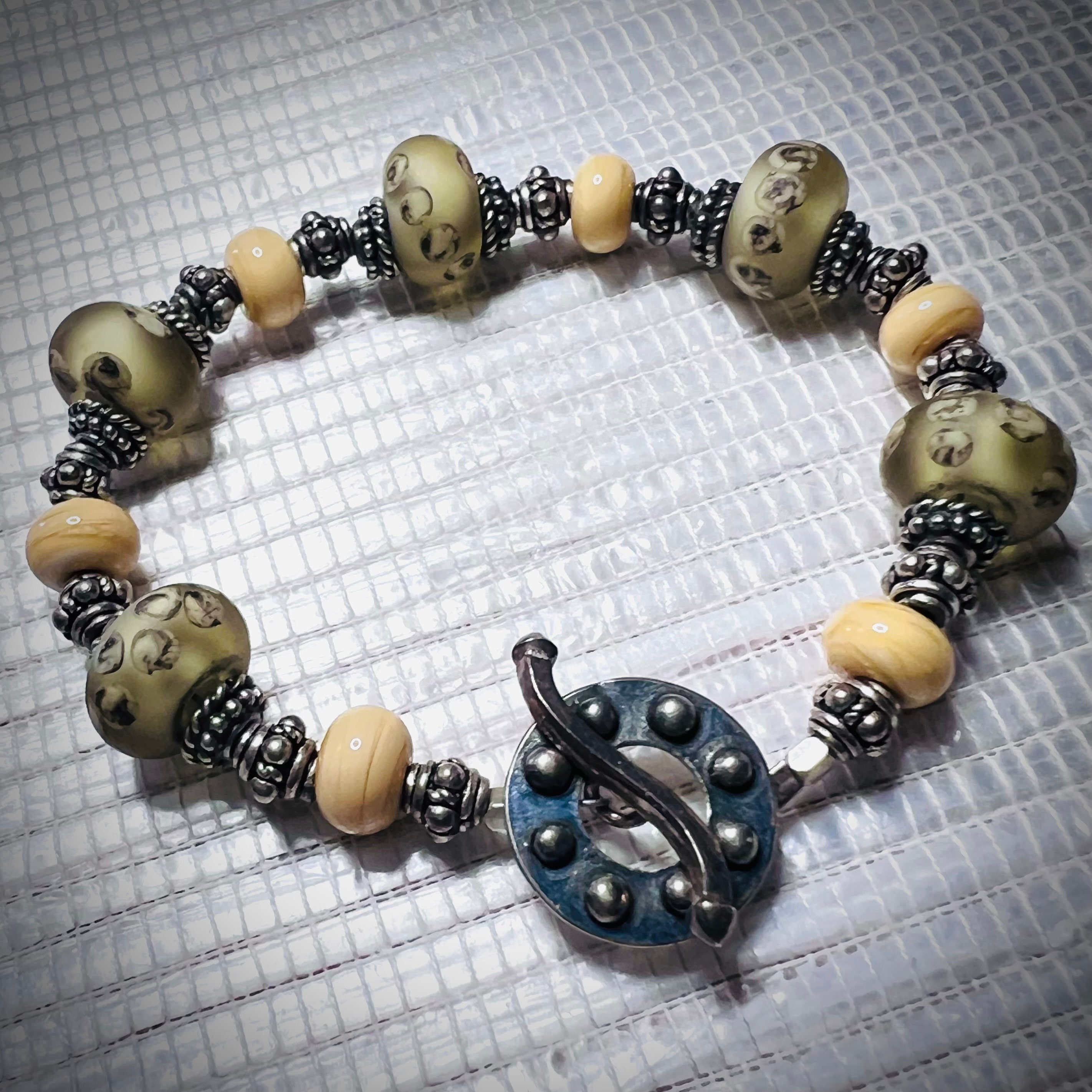 Saki Bracelet - Etsy
