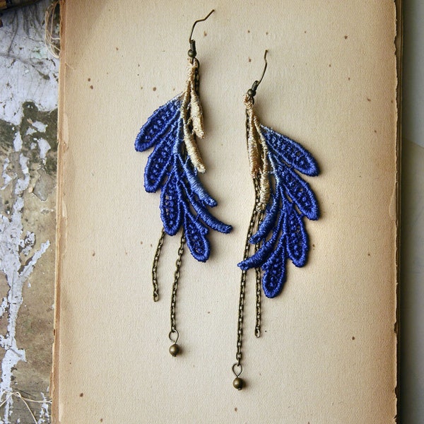 feather lace earrings // ELSA // cobalt and gold ombre // long earrings / lace leaf earrings / hippie style / festival jewelry / boho chic