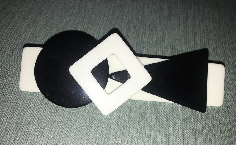 Vintage MOD 80s Black and White Geometric Shape Lucite Bar Pin