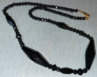 Vintage Black Jet Glass Art Deco Beaded Necklace