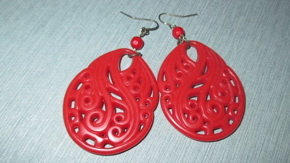 Vintage MOD Red Orange Lucite Swirl Motif Dangle C