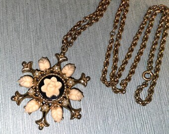 pendant necklace gift 60s floral jewelry black and white necklace floral necklace vintage 1960s necklace vtg necklace beaded necklace