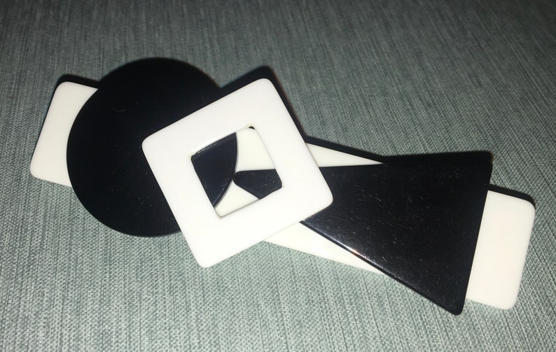 Vintage MOD 80s Black and White Geometric Shape Lucite Bar Pin
