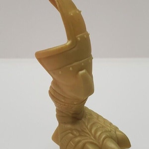 Gargoyles Deluxe Battle Double Griffin Goliath Left LEG Figure Armor Accessory