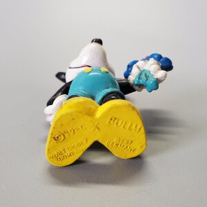 Vintage 1986 Bully Disney Mickey Mouse Holding Flowers PVC Figurine image 4