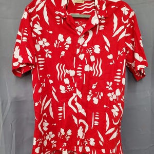 Vintage Carson Pirie Scott L-shirt heren rood wit bloemen Hawaiiaans button-down shirt afbeelding 1