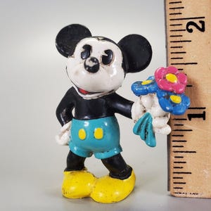 Vintage 1986 Bully Disney Mickey Mouse Holding Flowers PVC Figurine image 2