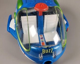 バズ・ライトイヤーの宇宙船アルの納屋ディズニートイストーリー