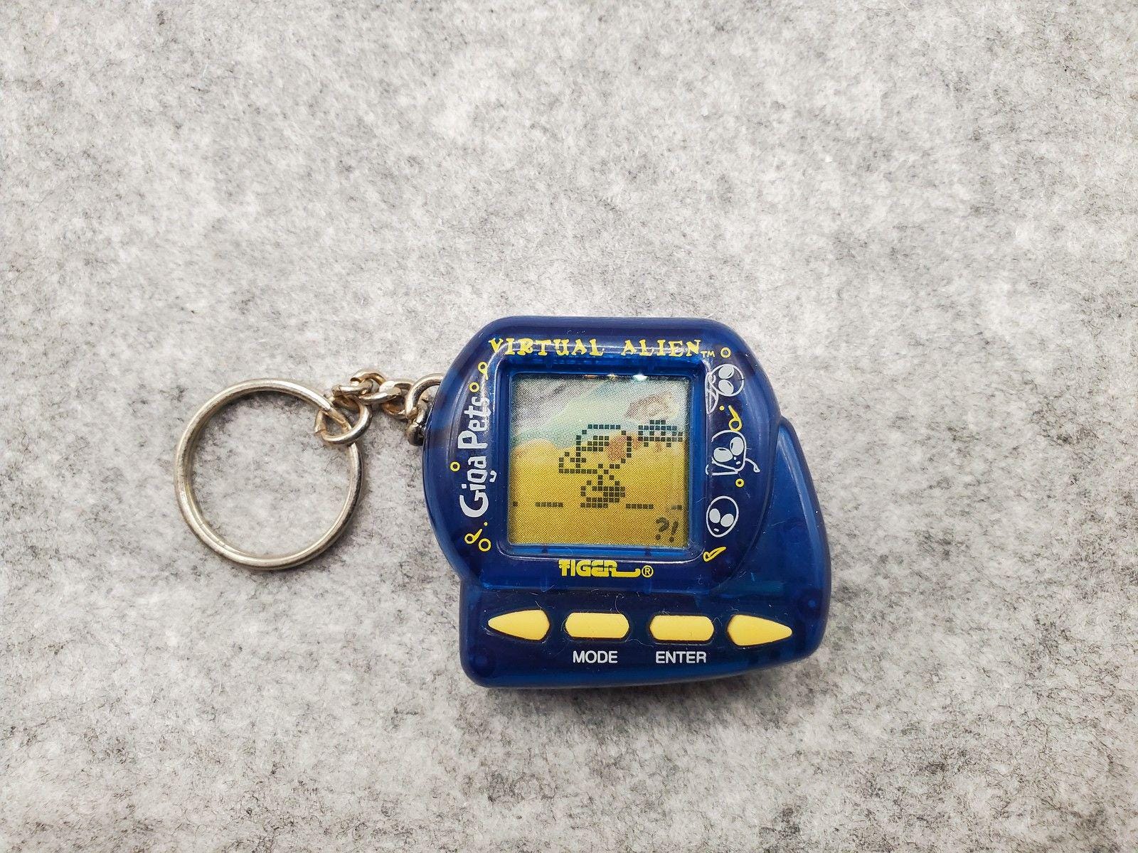 Giga Pet Alien - Etsy
