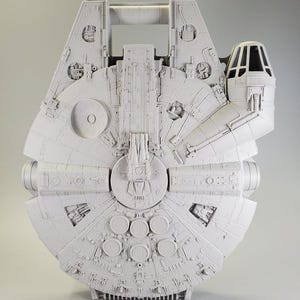 Estuche de transporte para figura de acción del Halcón Milenario de Star Wars POF de Kenner, año 1997.
