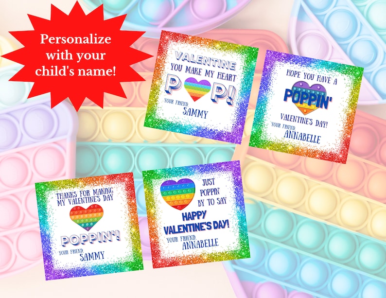 Op de afbeelding: Vier printbare Valentijnsdagkaarten met een regenboog pop-it ontwerp. De kaarten zeggen "Valentine you make my heart pop!" "Hope you have a poppin' Valentine's Day!" "Thanks for making my Valentine's Day poppin'" en "Just poppin' by to say Happy Valentine's Day!"