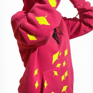 Sudadera vintage de segunda mano customizada a mano – diseño mantas raya, único unisex upcycling