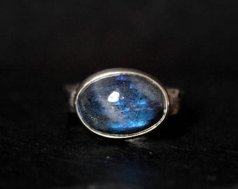 Oval Labradorite Sterling Silver Ring | Textured Hammered Band | 14mm x 10mm | GUGMA Women's Minimalist Handmade Jewelry