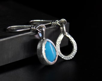 Asymmetrische niet-overeenkomende Turquoise Mountain Turquoise Sterling Silver Dangle Drop Oorbellen | Minimalistische oorbellen | Gugma-sieraden