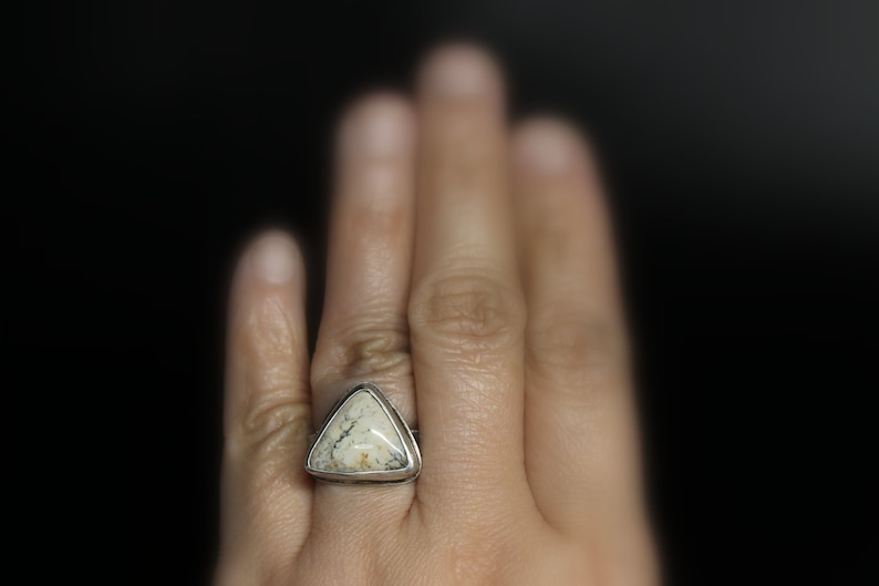 SIZE 7.75 White Buffalo Turquoise Triangle Sterling Silver Ring Geometric Minimalist Boho Bohemian Gugma Jewelry image 7