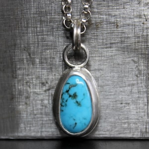 Petit collier en argent sterling Kingman turquoise en forme de larme | Collier tendance bohème bohème minimaliste pour femme | Bijoux Gugma