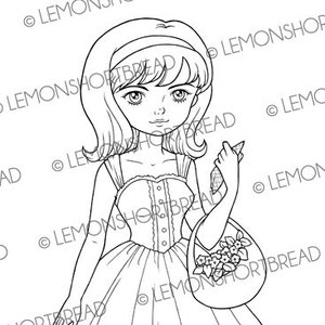 Peut inclure: Un dessin au trait noir et blanc d'une fille portant une robe et tenant un panier de fleurs. Elle porte un bandeau et a les cheveux courts.