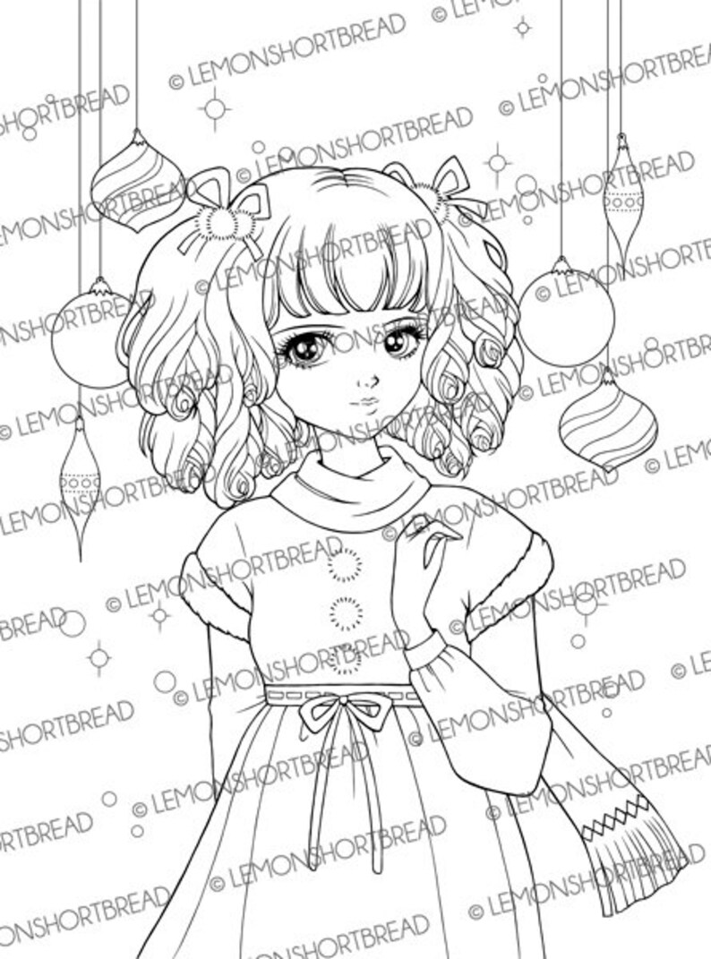 Peut inclure: Un dessin au trait noir et blanc d'une fille aux cheveux boucl&eacute;s portant une robe et un manteau en fourrure. Elle se tient devant un fond d'ornements de No&euml;l.