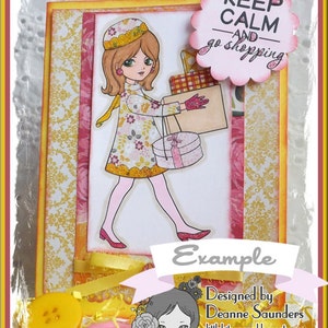 K&ouml;nnte beinhalten: Eine bunte Karte mit einer Cartoon-Illustration einer Frau in einem rosa Kleid und einem Hut, die Einkaufstaschen tr&auml;gt. Die Karte hat einen rosa Kreis mit dem Text "Keep Calm and go shopping". Die Karte ist mit gelbem und rosa Papier und einem gelben Knopf verziert.