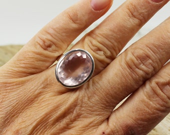 a beauty...Rose Quartz Faceted Natural Pink Quartz ring oval shape great quality solid sterling 925 silver mount