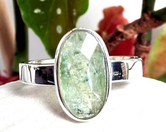 Green Kyanite Ring: Oval 925 Sterling Silver, Size 8.5