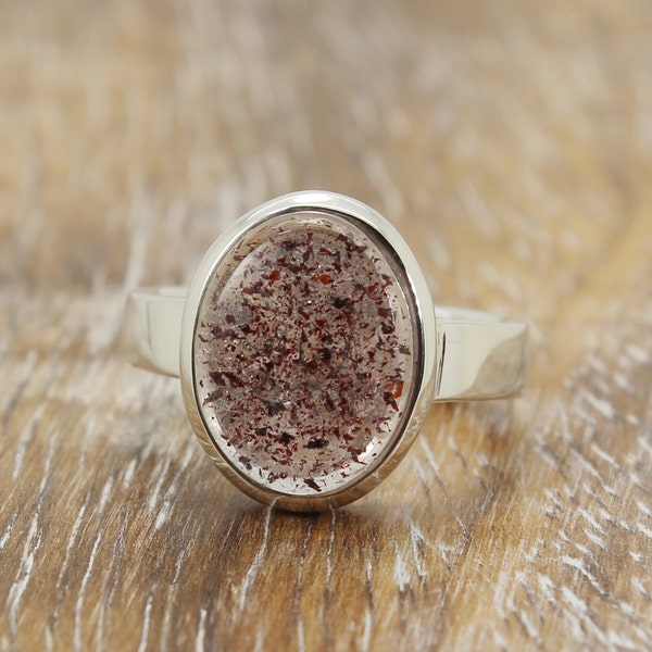 Superbe... bague en super seven avec lepidocrosite rose et rouge sur argent 925 cabochon de super sept sur monture en argent 925 unisex