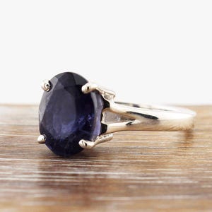 Ovaler Iolith Ring: Intensiv Blaue Sterling Silber Krappenfassung