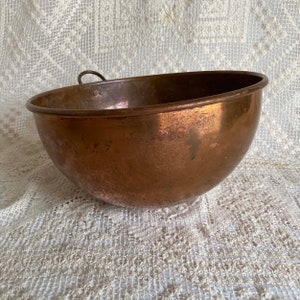 Round Bottom Copper Candy Mixing Bowl with Ring French Style