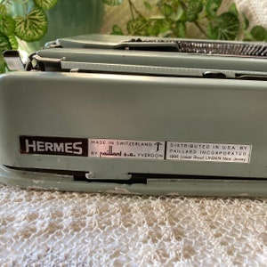 Hermes Baby Manual Portable Typewriter Made In Switzerland USA QWERTY Mint Green Housing & Keys image 9