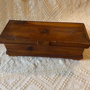 Primitive Cedar Box Hinged Lid & Handles Vintage