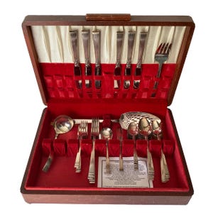 Oneida Community Plate Forever Silverware 41 pc service for 6 With Serving Pieces & Box