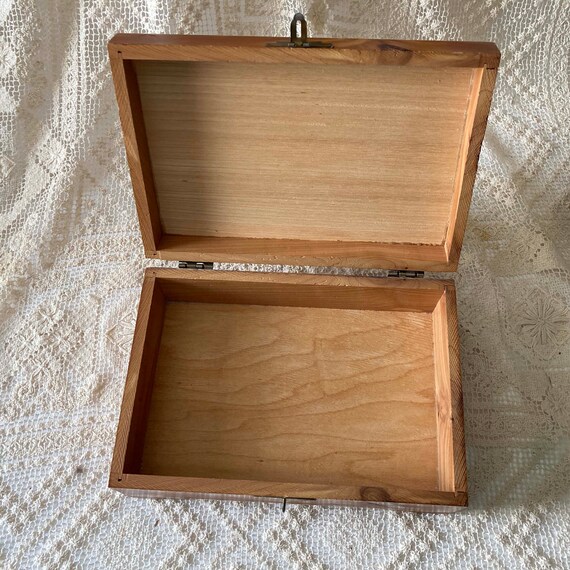 Wooden Cedar Keepsake Chest  Jewelry Box Dutch Sc… - image 6
