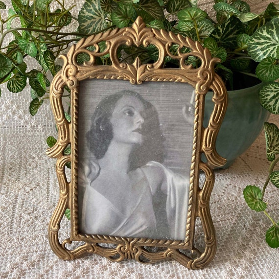 Silvestri Ornate Brass Picture Frame Glass Cover Easel Back 5x7 