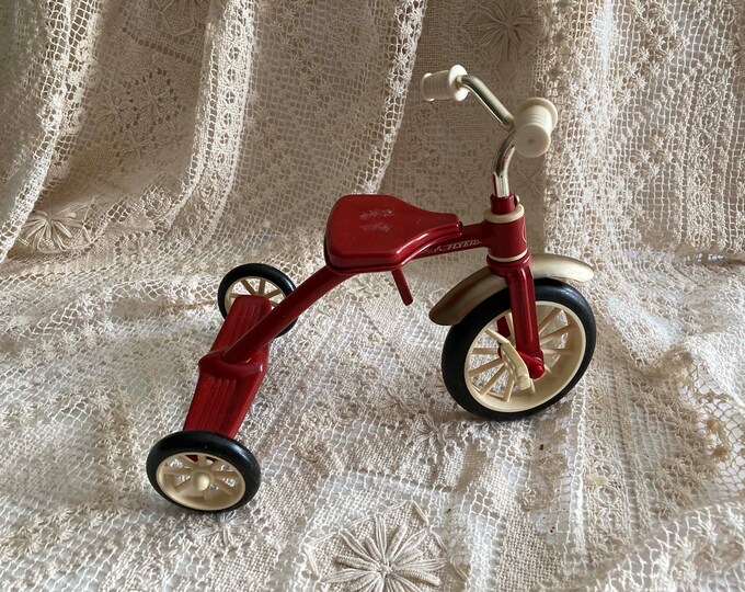 radio flyer metal tricycle