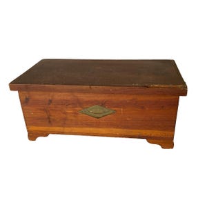 Primitive Cedar Chest Keepsake Box Footed Metal Plaque Vintage