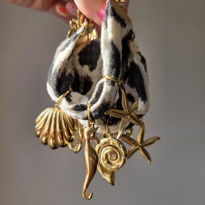 Boho Luipaard Charm Armbanden | Bedeltjes | Luipaardprint | Krab | Zeepaardje | Schelp | Armband met hangers | Luipaardpatroon | Must-have voor de zomer