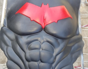 Armadura de pecho de Bat Hero, diseño de héroe rojo, caucho de uretano flexible, hecha a mano, de alta calidad, duradera y ligera, hecha a medida para cosplay.