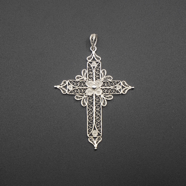 Croix I - pendentif en filigrane d'argent