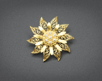 Sun - Gold filigree brooch