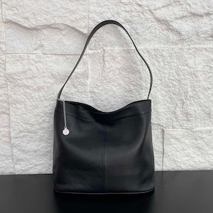 Minimalistische Leder-Einkaufstasche, echte Leder-Umhängetasche, elegante Leder-Eimertasche, Pendeltasche