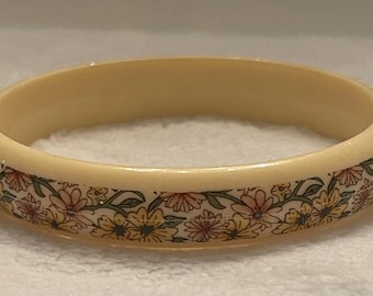 Vintage Faux Bone Plastic Bangle Bracelet w/ Pink and Yellow Flowers