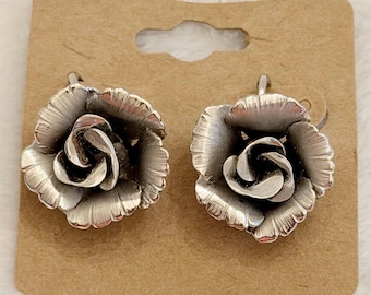 Vintage Giovanni Silver Tone Rose Clip On Earrings Mid Century Floral Signed 1960s