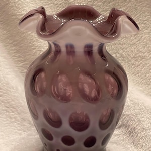 Fenton Art Glass Violet Opalescent Coin Dot Ruffled Vase_5.5&quot;