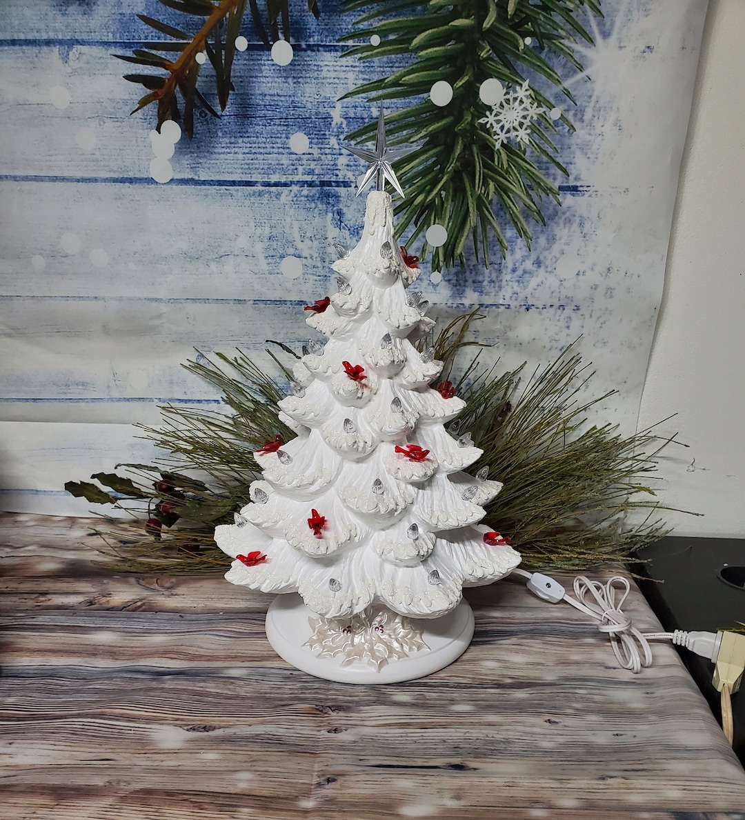 Ceramic Christmas Tree Lighted 18 Nowell Vintage Mold White W/ Red