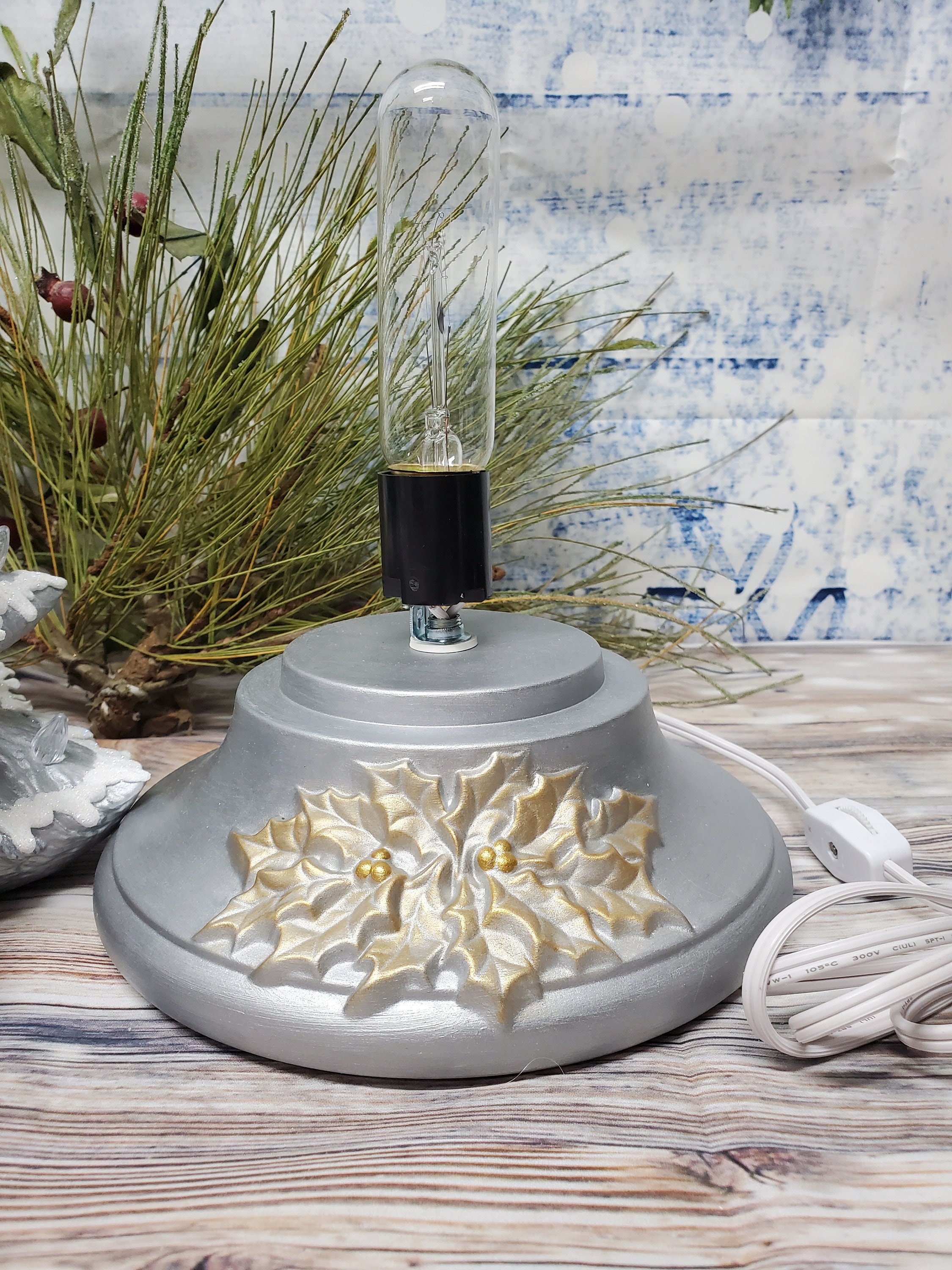 【まーちゃん さま】antique ✵* アンティークビーズの ホワイトツリー Christmas Antique White Metal Tree